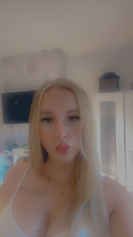 ☁️ 𝒞𝒽𝓁𝑜 🩵 (@chloxoxx) is LIVE - TikTok LIVE