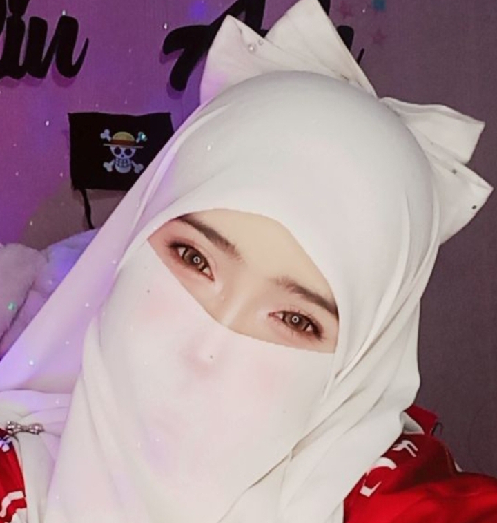 𝐑 𝐈 𝐍 𝐀 𝐂 𝐇`🦋ʙᴢ🐝 (@riani.aceh) is LIVE - TikTok LIVE