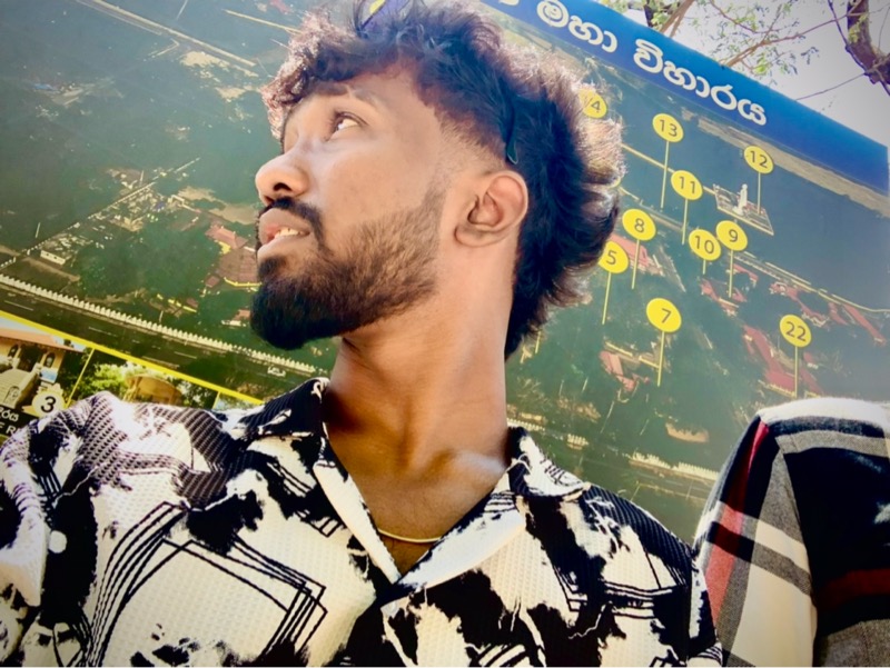 Shan Music 💙🎧 (@shan_kavishka_) is LIVE - TikTok LIVE