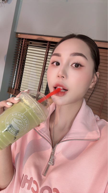 Mỏ hỗn mini😅 (@mo_hon_mini_ne) is LIVE - TikTok LIVE