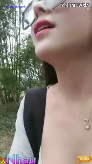 gái dâm Su Daji gạ chịch người lạ nơi công cộng public (gái dâm Su Daji gạ chịch người lạ nơi công cộng public) [26]