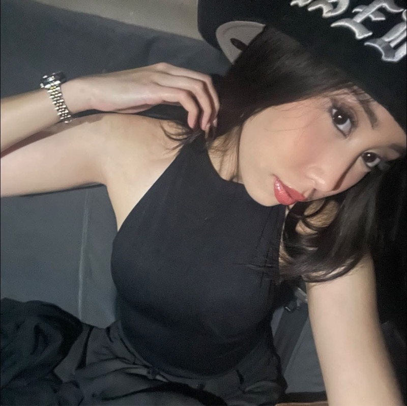 PHIYA (@alphaphia_) is LIVE - TikTok LIVE