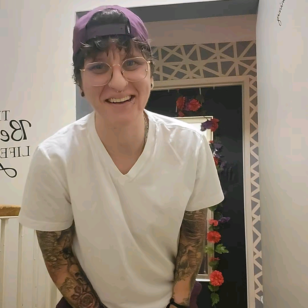 Vince🇨🇦🏳️‍⚧️ (@vince_life_as_a_transman) is LIVE - TikTok LIVE