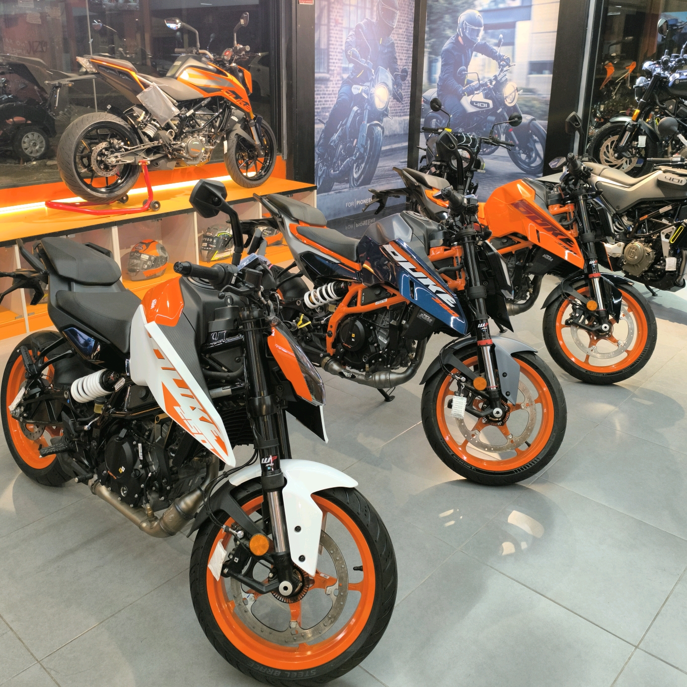 ORANGE RANCH MOTORSPORT (@orangeranchmotorsports) is LIVE - TikTok LIVE